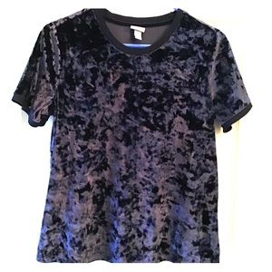 Beautiful blue velour woman’s top.